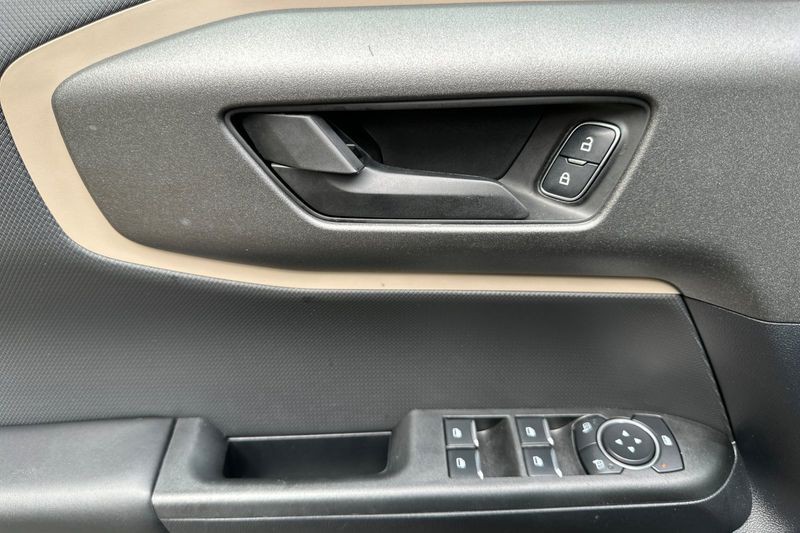 Ford Bronco Sport Vehicle Full-screen Gallery Image 11