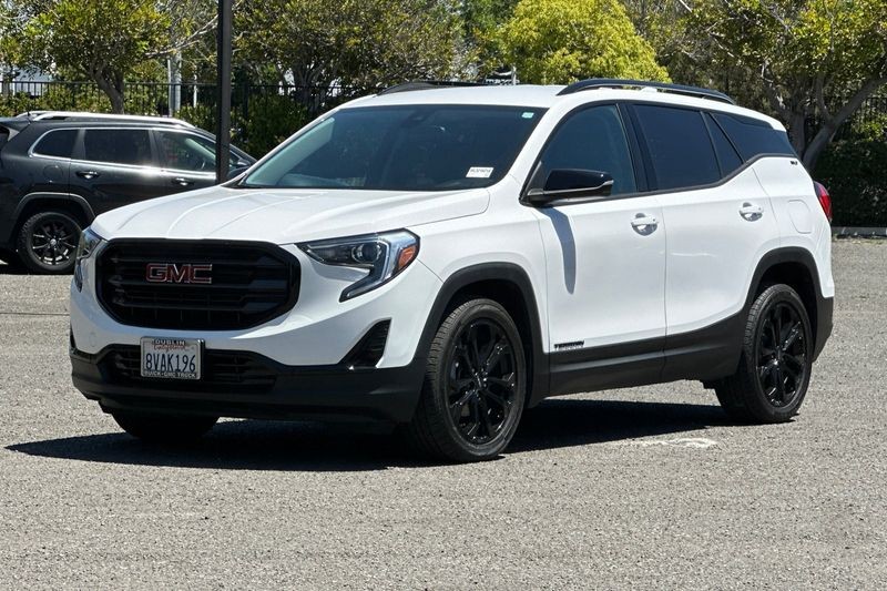 GMC Terrain Vehicle Full-screen Gallery Image 08