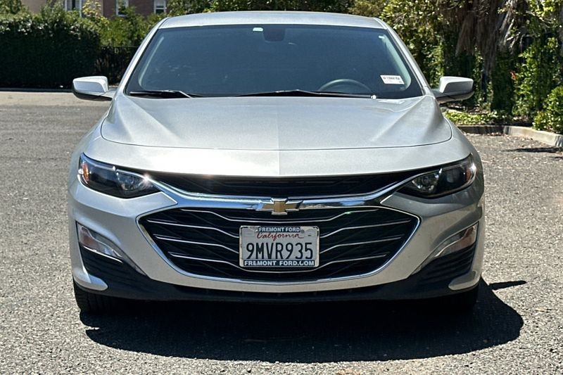 Chevrolet Malibu Vehicle Full-screen Gallery Image 09