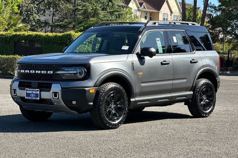 Ford Bronco Sport Vehicle Full-screen Gallery Image 07