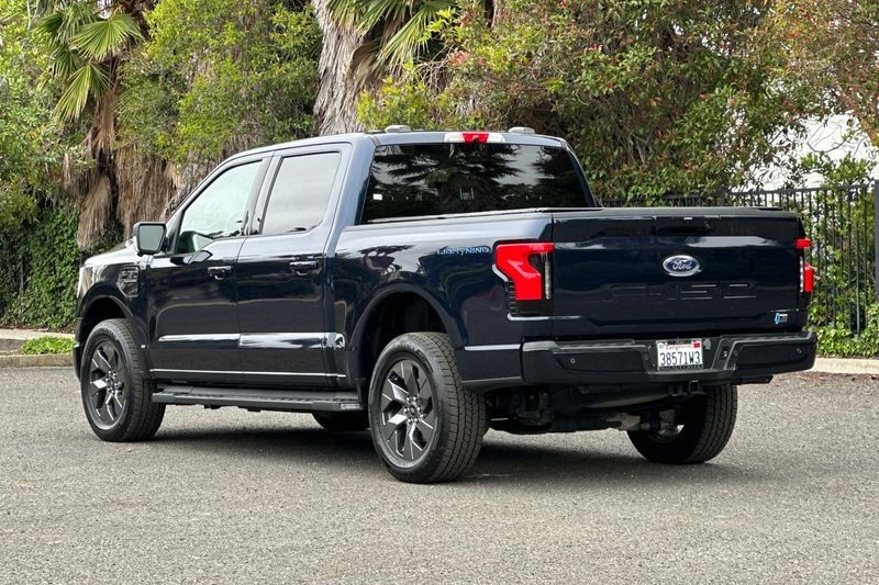 Ford F-150 Lightning Vehicle Full-screen Gallery Image 05