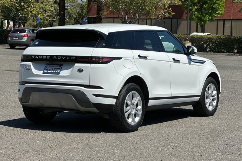 Land Rover Range Rover Evoque Vehicle Full-screen Gallery Image 03