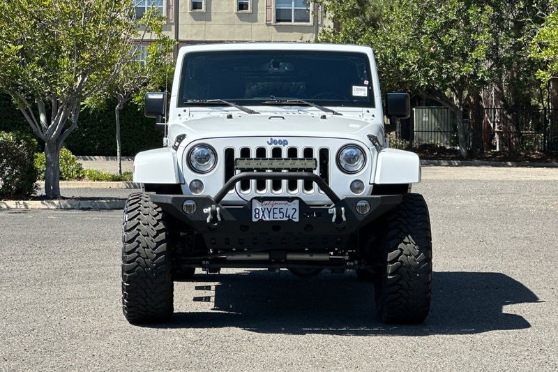 Jeep Wrangler JK Vehicle Full-screen Gallery Image 08