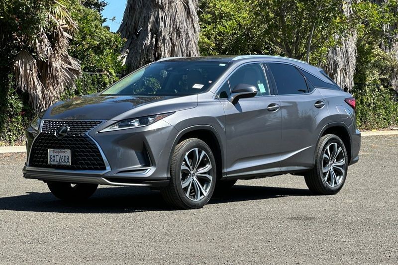 Lexus RX Vehicle Full-screen Gallery Image 08