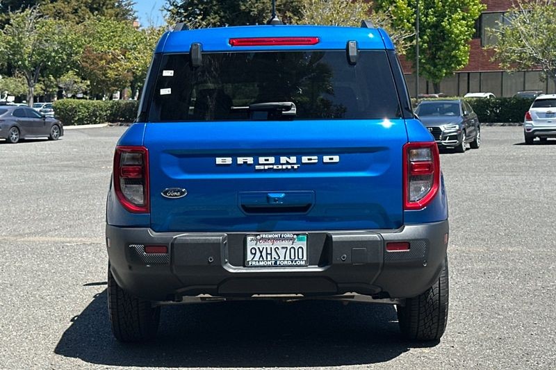 Ford Bronco Sport Vehicle Full-screen Gallery Image 04