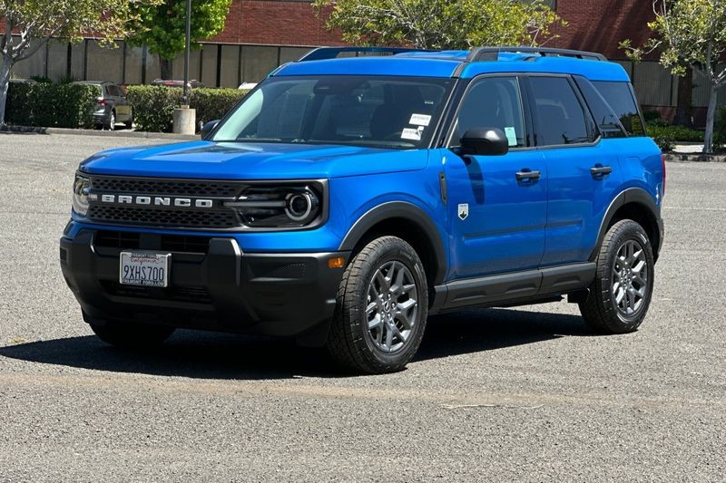 Ford Bronco Sport Vehicle Full-screen Gallery Image 07