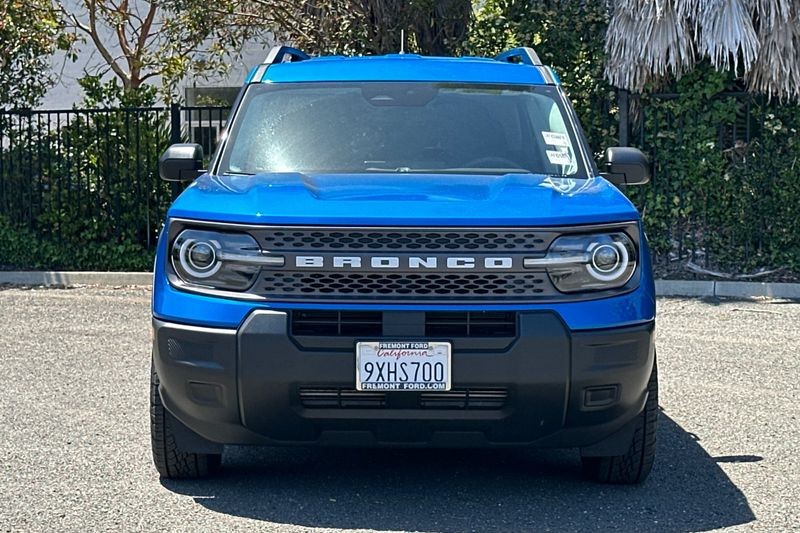 Ford Bronco Sport Vehicle Full-screen Gallery Image 08