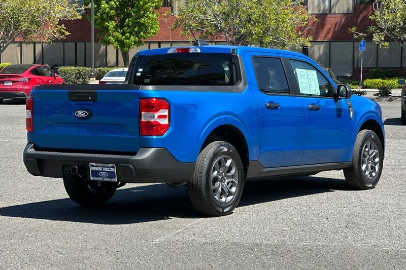 Ford Maverick Vehicle Full-screen Gallery Image 03