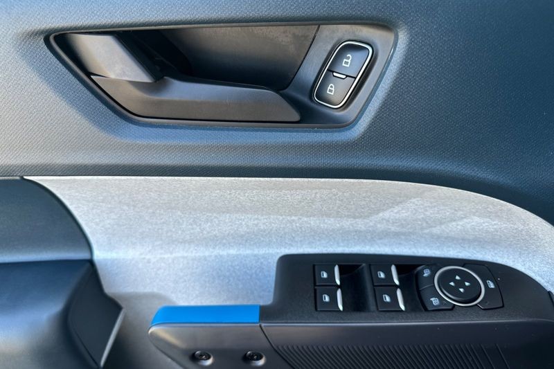 Ford Maverick Vehicle Full-screen Gallery Image 10