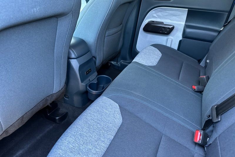 Ford Maverick Vehicle Full-screen Gallery Image 13