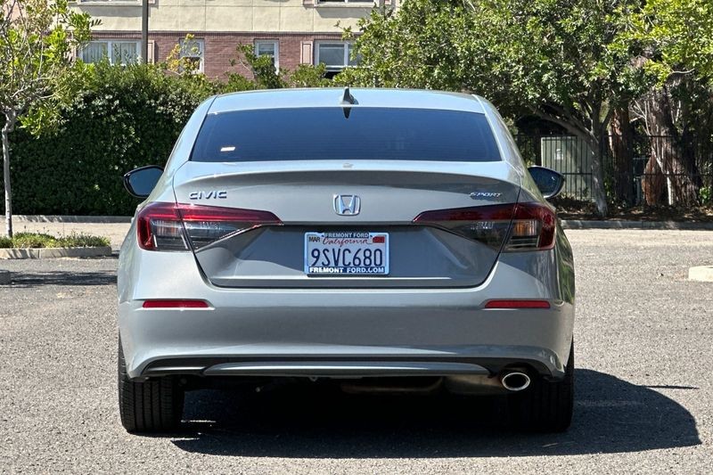 Honda Civic Vehicle Full-screen Gallery Image 04