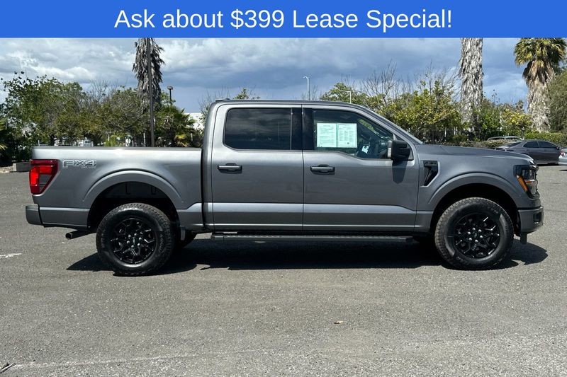 Ford F-150 Vehicle Full-screen Gallery Image 02