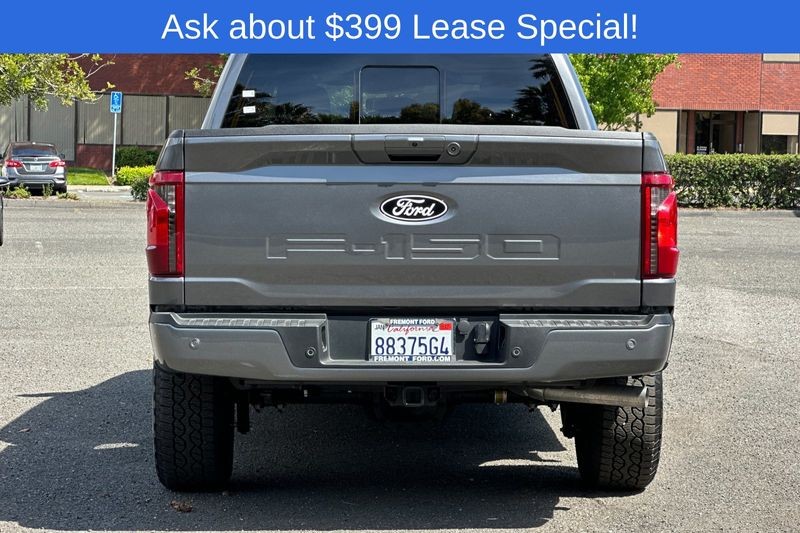 Ford F-150 Vehicle Full-screen Gallery Image 04