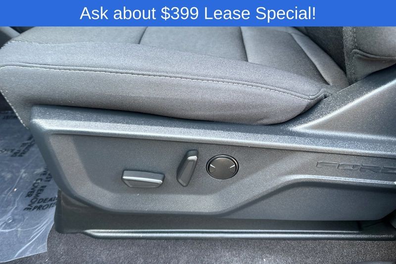 Ford F-150 Vehicle Full-screen Gallery Image 12