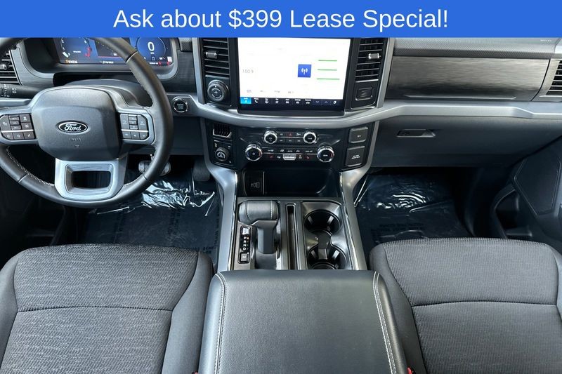 Ford F-150 Vehicle Full-screen Gallery Image 14