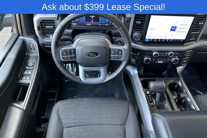 Ford F-150 Vehicle Full-screen Gallery Image 15