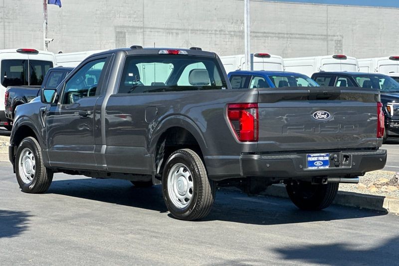 Ford F-150 Vehicle Full-screen Gallery Image 05