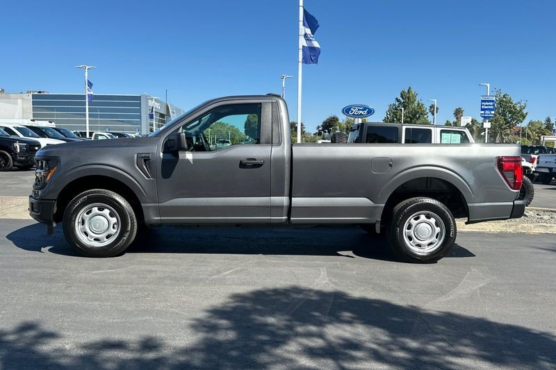Ford F-150 Vehicle Full-screen Gallery Image 06