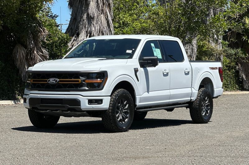 Ford F-150 Vehicle Full-screen Gallery Image 07