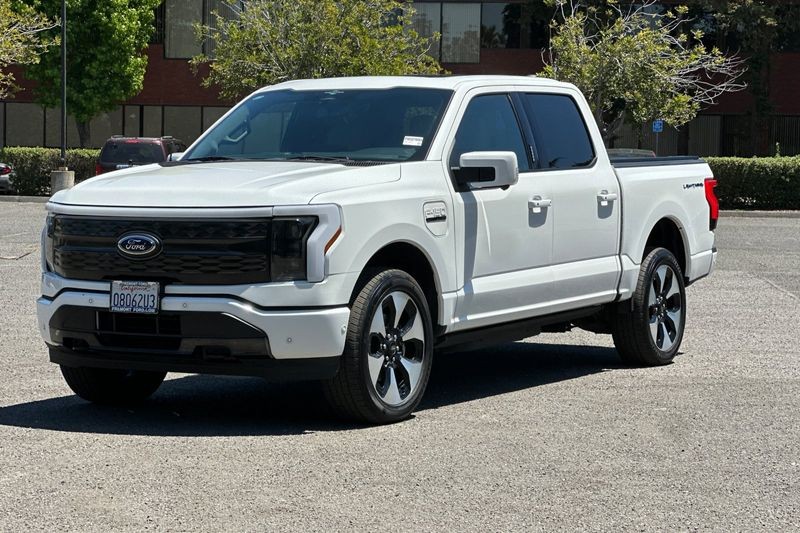 Ford F-150 Lightning Vehicle Full-screen Gallery Image 08