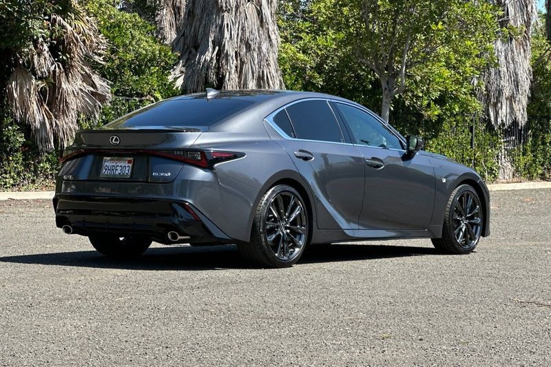 Lexus IS Vehicle Full-screen Gallery Image 03
