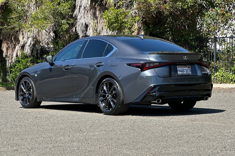 Lexus IS Vehicle Full-screen Gallery Image 05