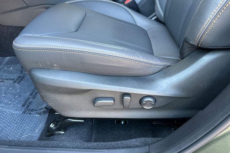 Subaru Forester Vehicle Full-screen Gallery Image 13