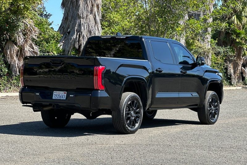 Toyota Tundra Hybrid Vehicle Full-screen Gallery Image 03