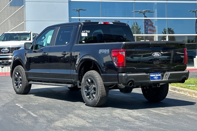 Ford F-150 Vehicle Full-screen Gallery Image 05