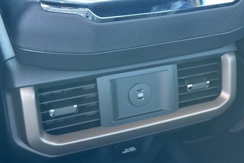 Ford F-150 Vehicle Full-screen Gallery Image 13