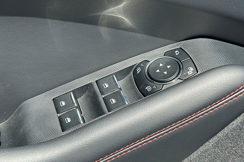 Ford Mustang Mach-E Vehicle Full-screen Gallery Image 11