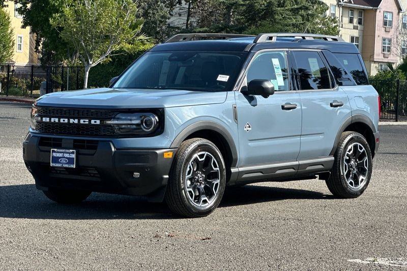 Ford Bronco Sport Vehicle Full-screen Gallery Image 07