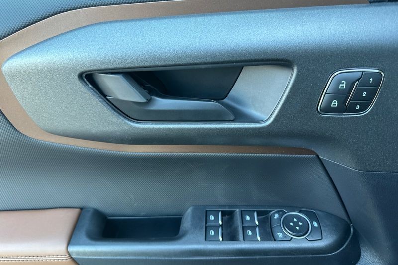 Ford Bronco Sport Vehicle Full-screen Gallery Image 10