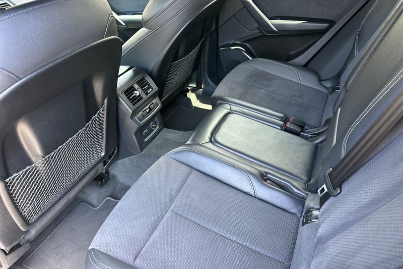 Audi SQ5 Vehicle Full-screen Gallery Image 13