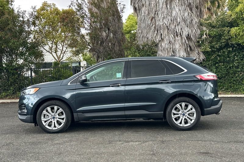 Ford Edge Vehicle Full-screen Gallery Image 07