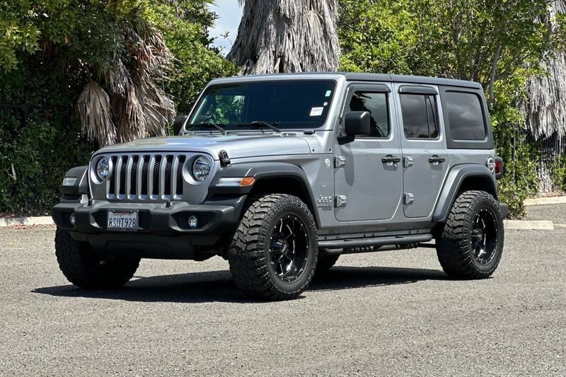 Jeep Wrangler Vehicle Full-screen Gallery Image 08