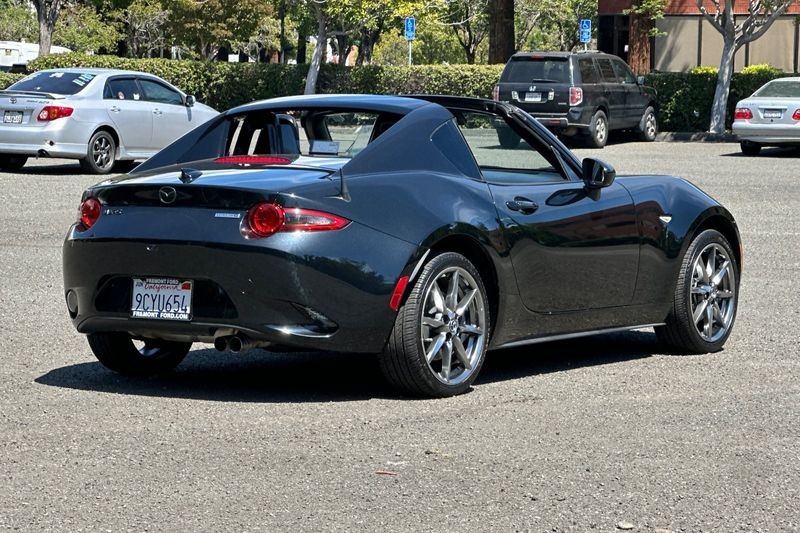 Mazda Miata RF Vehicle Full-screen Gallery Image 03