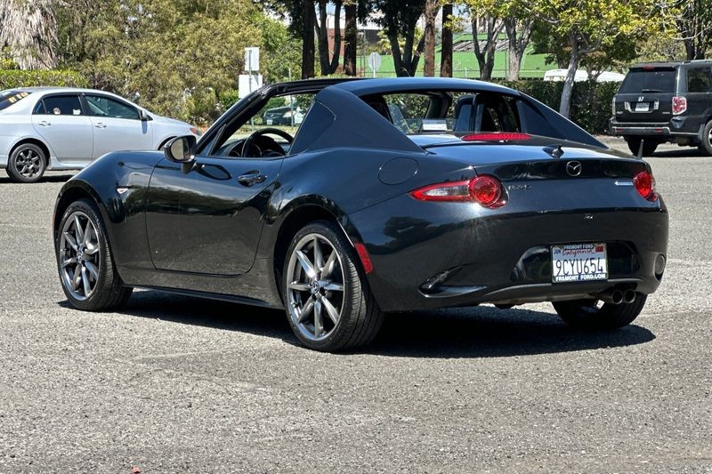 Mazda Miata RF Vehicle Full-screen Gallery Image 05