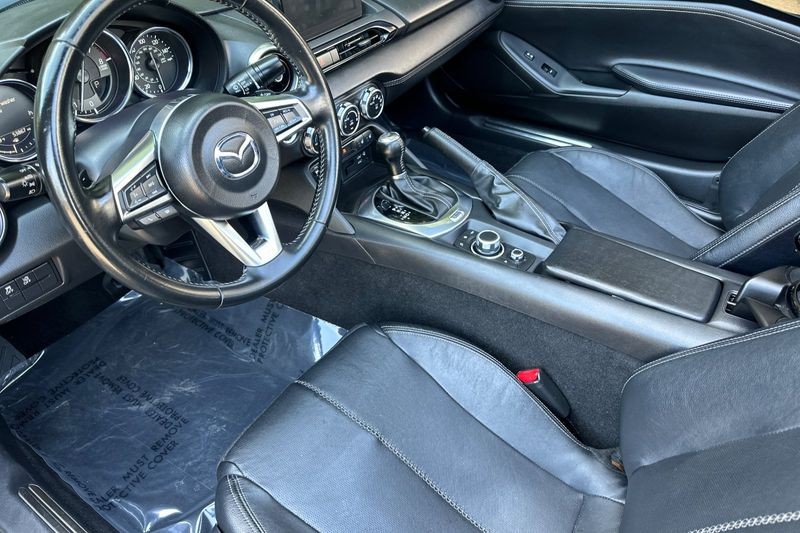 Mazda Miata RF Vehicle Full-screen Gallery Image 11
