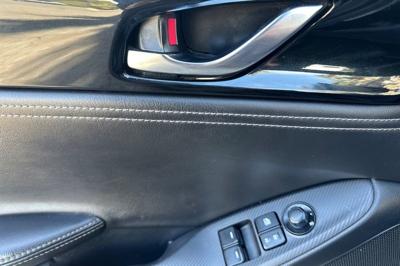 Mazda Miata RF Vehicle Full-screen Gallery Image 12