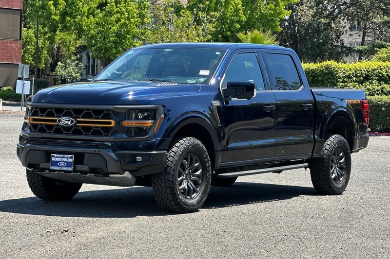 Ford F-150 Vehicle Full-screen Gallery Image 08