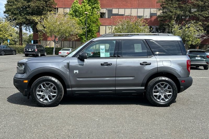 Ford Bronco Sport Vehicle Full-screen Gallery Image 06