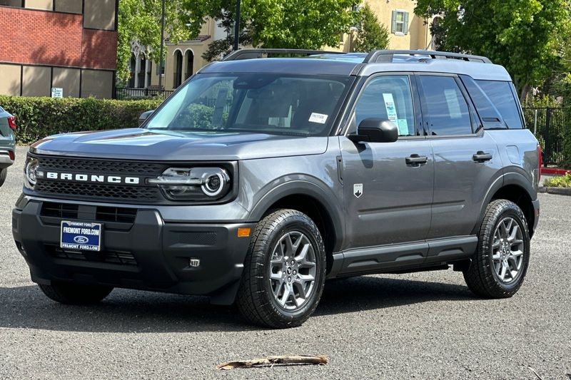 Ford Bronco Sport Vehicle Full-screen Gallery Image 07