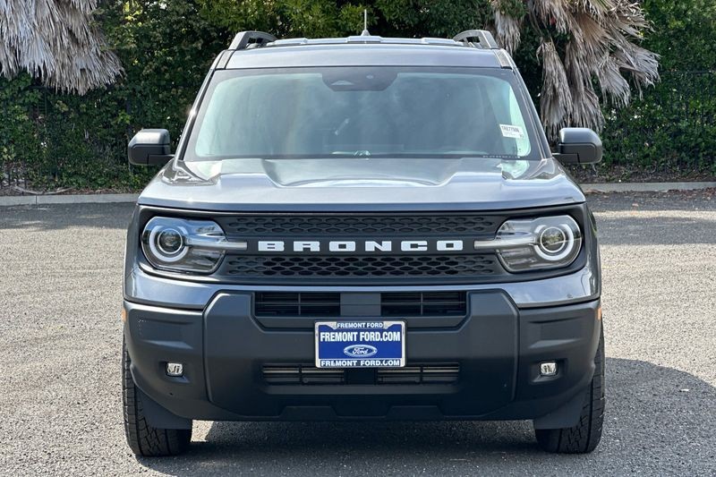 Ford Bronco Sport Vehicle Full-screen Gallery Image 08