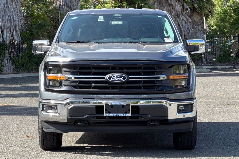Ford F-150 Vehicle Full-screen Gallery Image 08