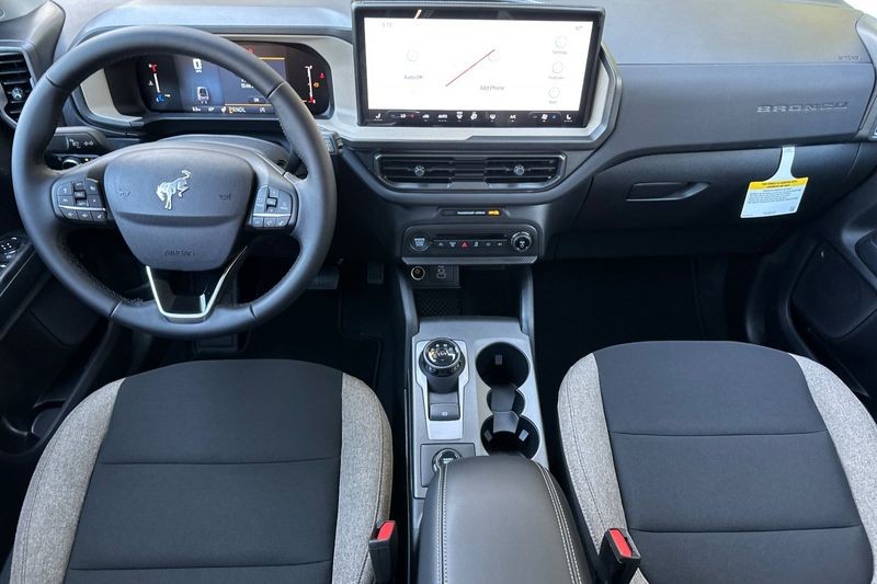 Ford Bronco Sport Vehicle Full-screen Gallery Image 14