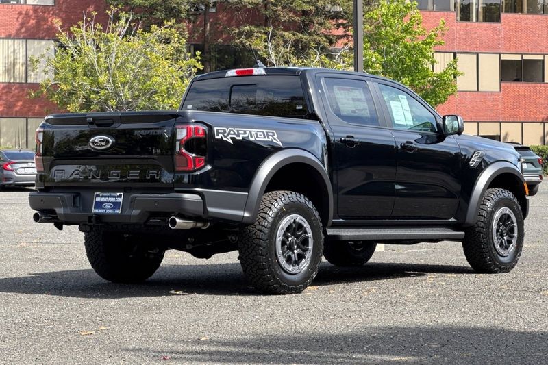 Ford Ranger Vehicle Full-screen Gallery Image 03