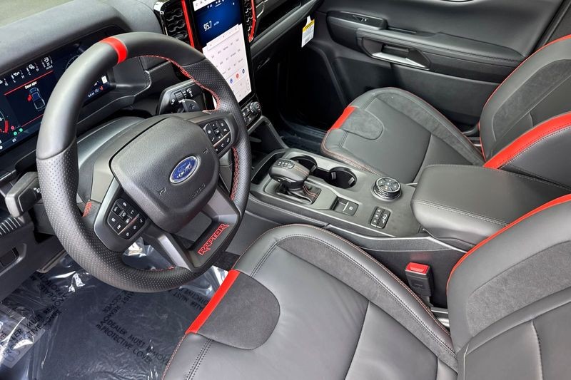 Ford Ranger Vehicle Full-screen Gallery Image 09