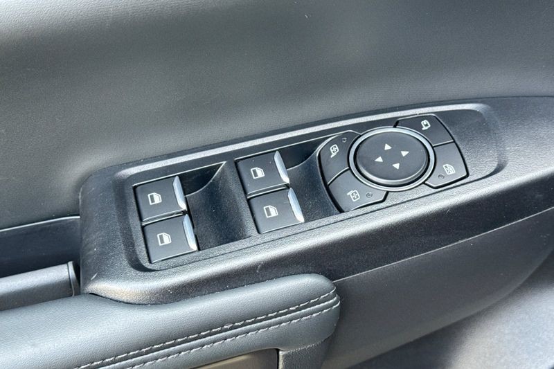 Ford Ranger Vehicle Full-screen Gallery Image 11