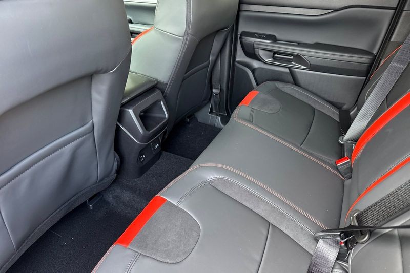 Ford Ranger Vehicle Full-screen Gallery Image 12